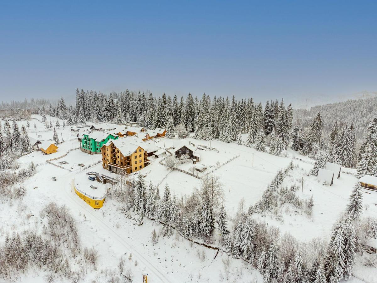 Rich Oak - Готель З Відкритим Панорамний Басейном Yablunytsya Exterior photo