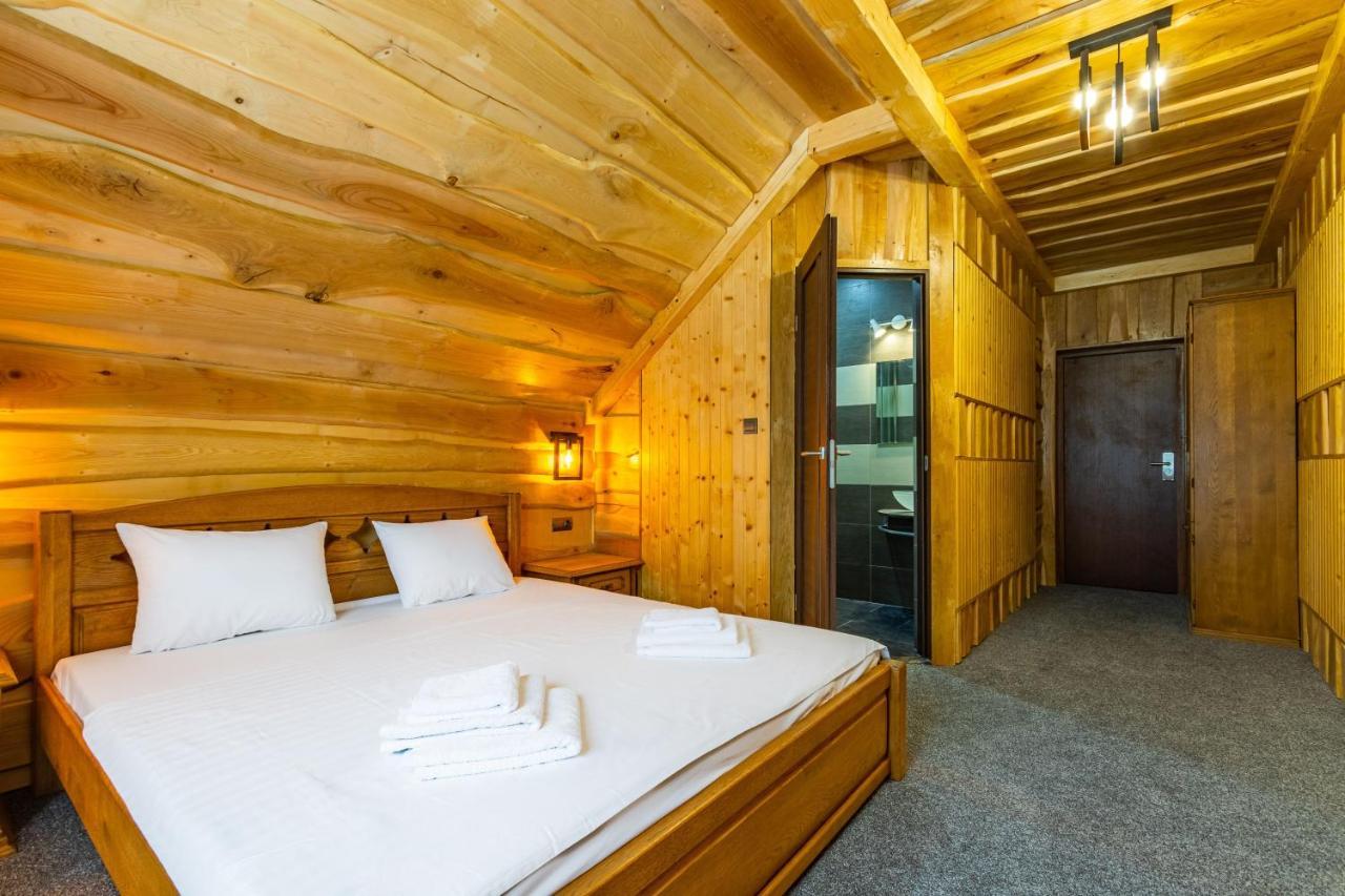 Rich Oak - Готель З Відкритим Панорамний Басейном Yablunytsya Exterior photo
