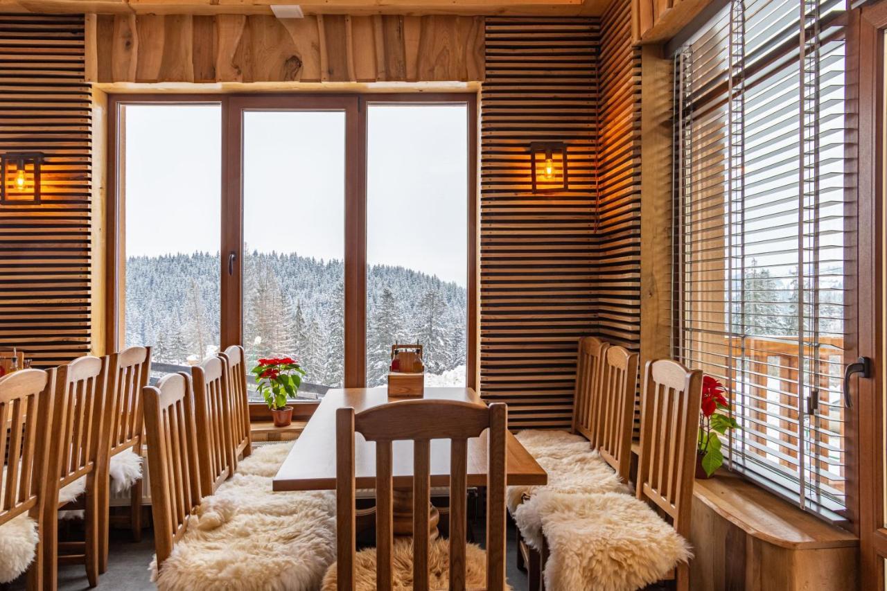 Rich Oak - Готель З Відкритим Панорамний Басейном Yablunytsya Exterior photo