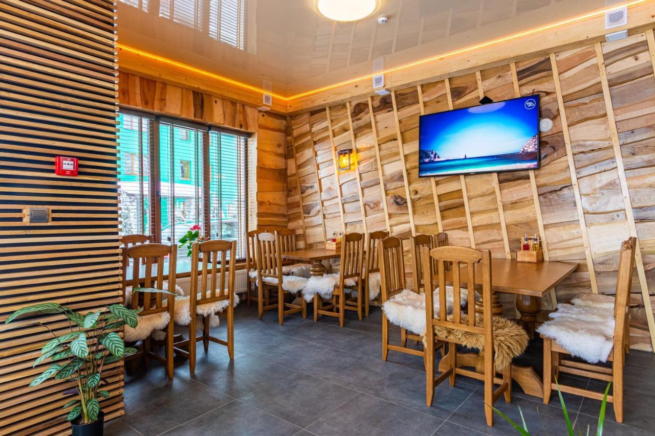 Rich Oak - Готель З Відкритим Панорамний Басейном Yablunytsya Exterior photo