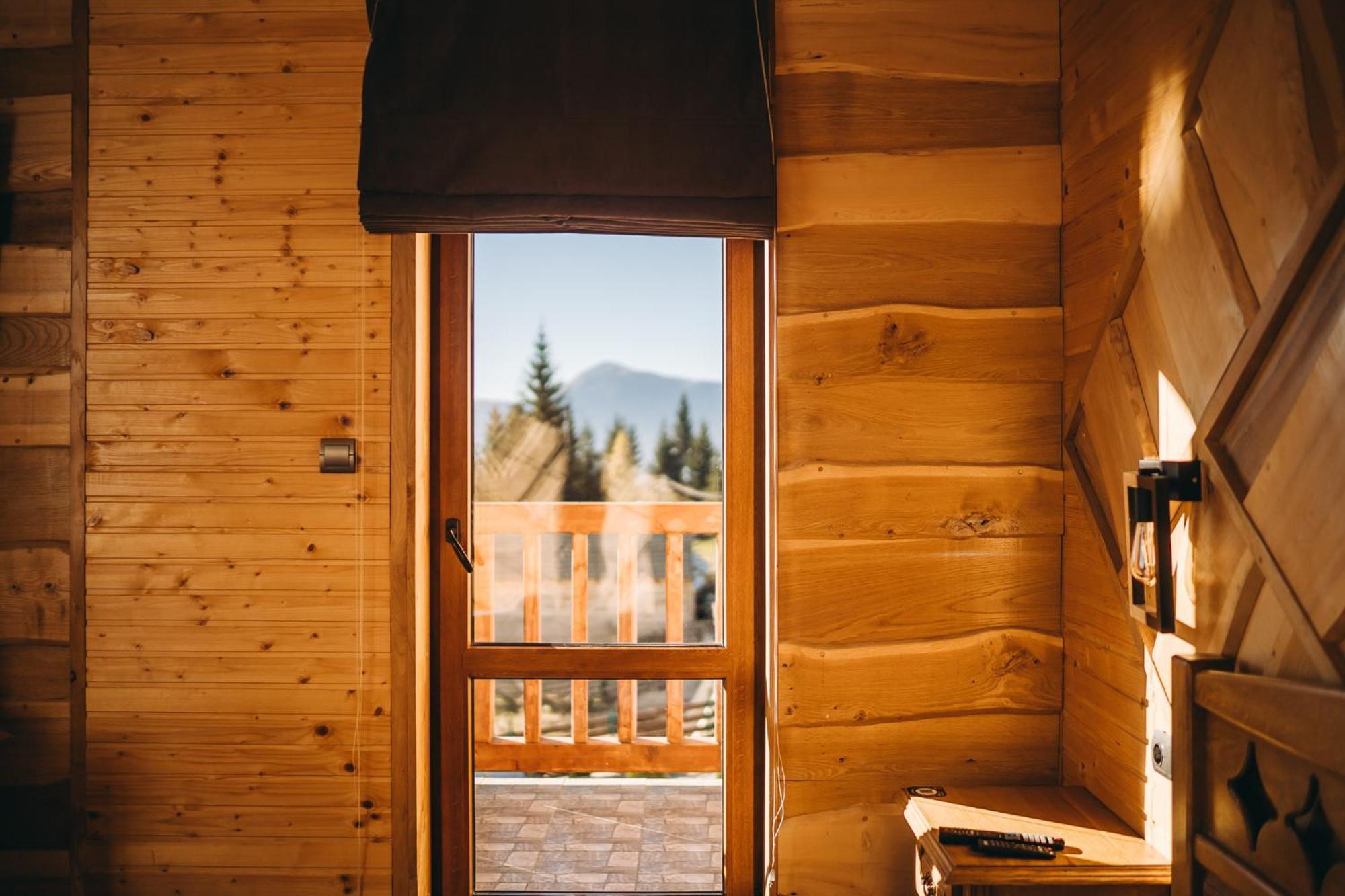 Rich Oak - Готель З Відкритим Панорамний Басейном Yablunytsya Exterior photo